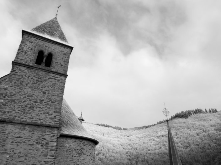 Eglises, chapelles et cimetières